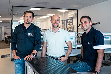 Die drei Lehrlingsausbilder bei PMS in der Lehrwerkstätte