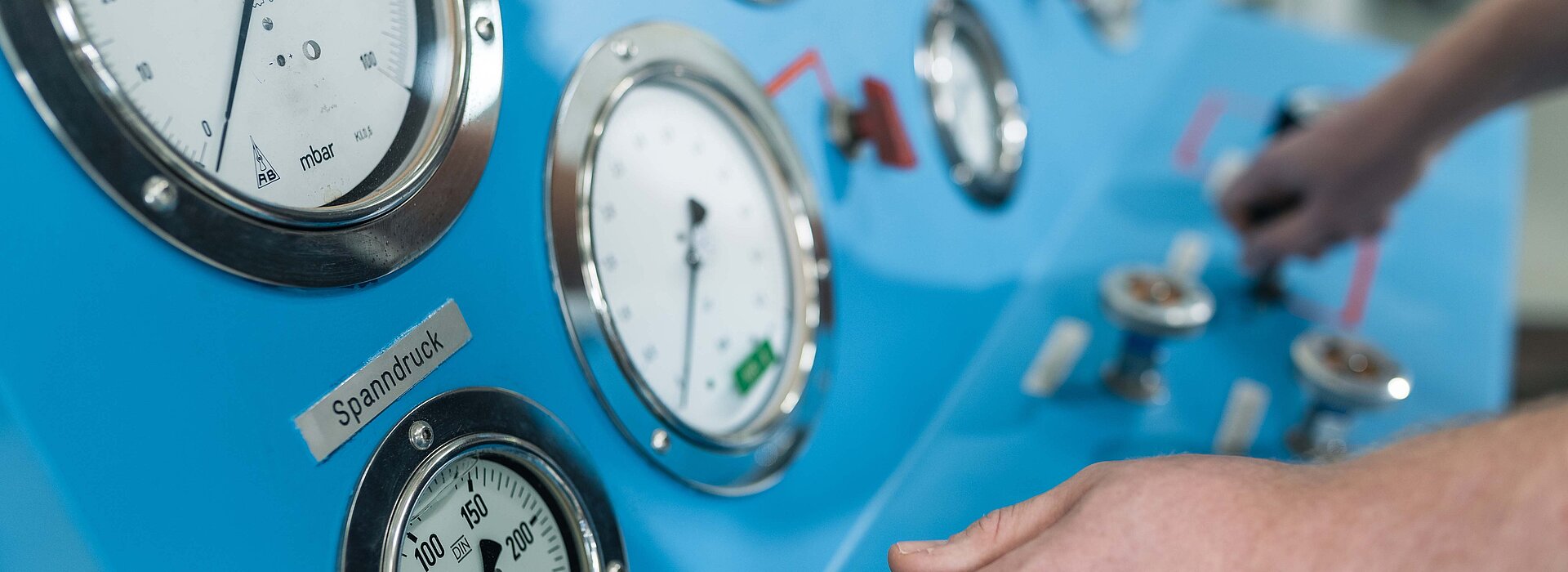 Maschinenboard mit unterschiedlichen Messstationen